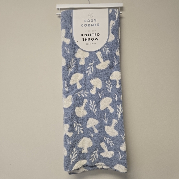 Cozy Corner Mushroom Super Soft Knitted Throw Blanket Blue White - Picture 2 of 5